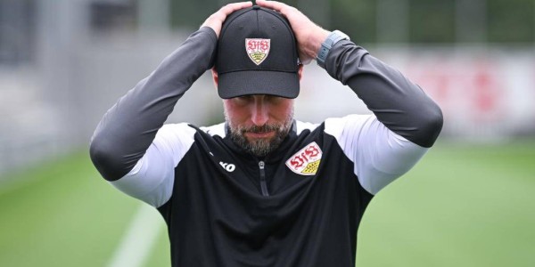 德甲球队斯图加特训练备战比赛
        
    德甲球队斯图加特训练备战比赛