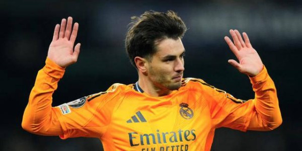 皇马右边锋悬念：布拉欣-迪亚斯还是马斯坦托诺成主力选择？